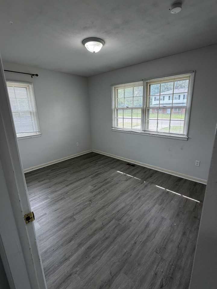306 Loch Ln #306 - Photo 3 of 10