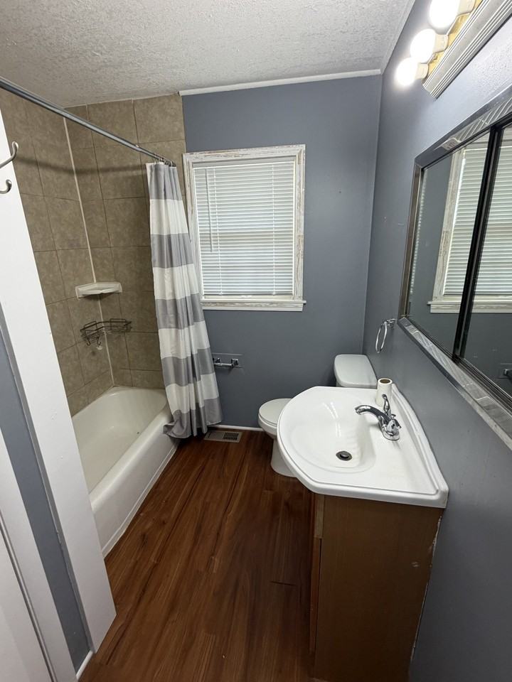 306 Loch Ln #306 - Photo 7 of 10