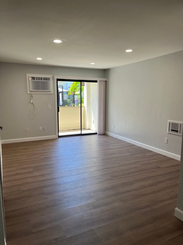 1001 S Sunshine Ave #E - Photo 3 of 19
