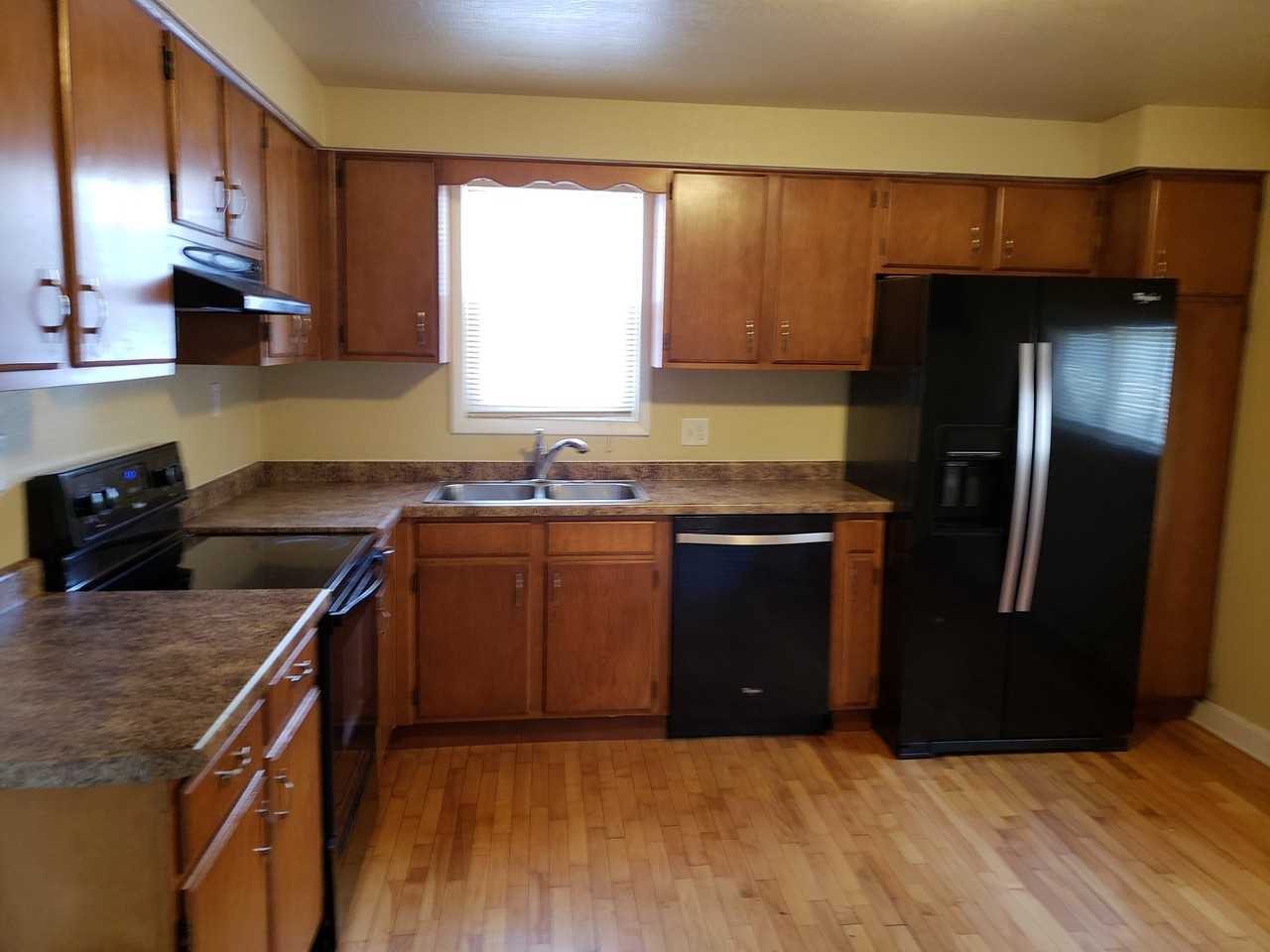 614 N Union St - Photo 2 of 14