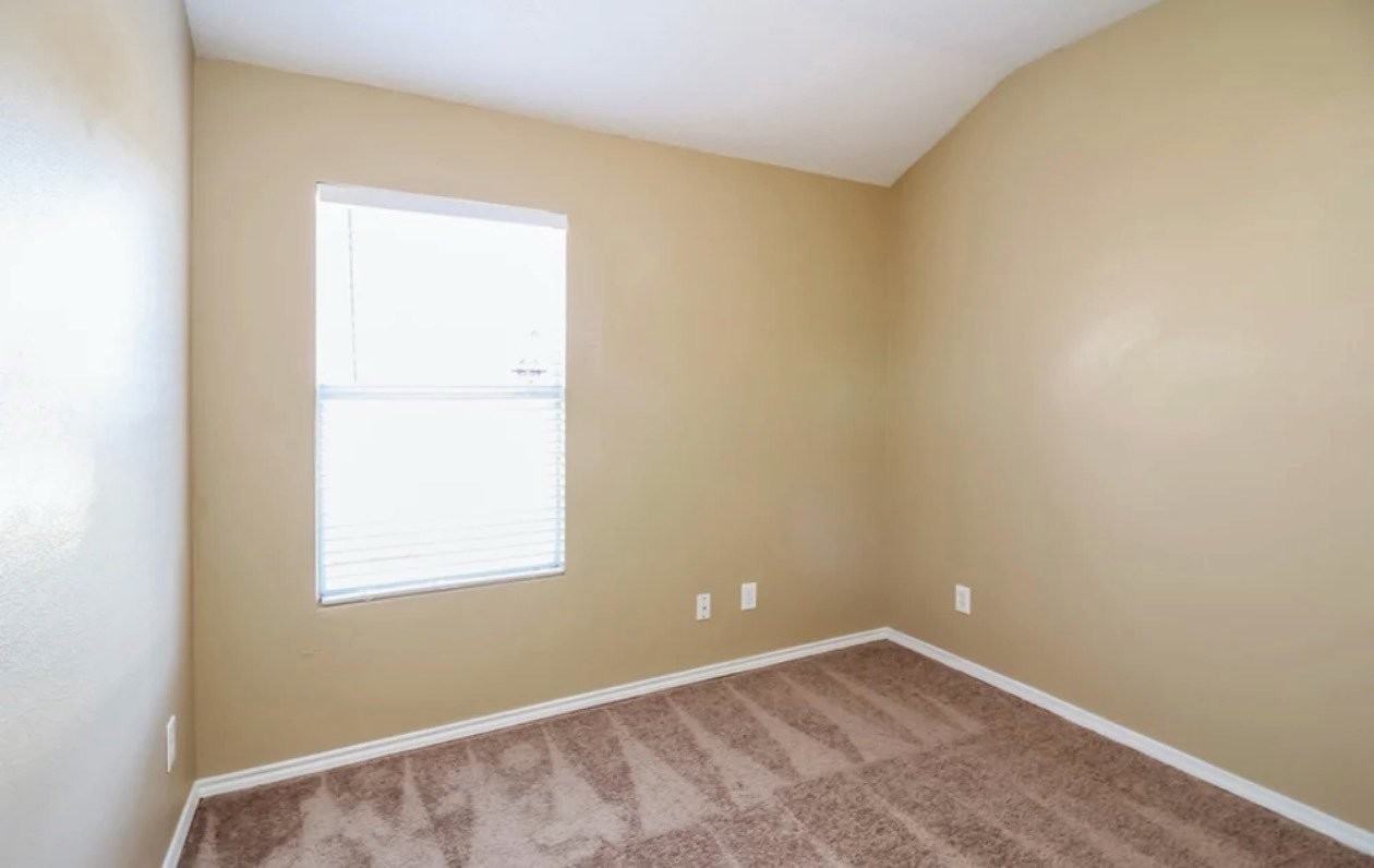 1121 Rosemary Dr #1 - Photo 3 of 18