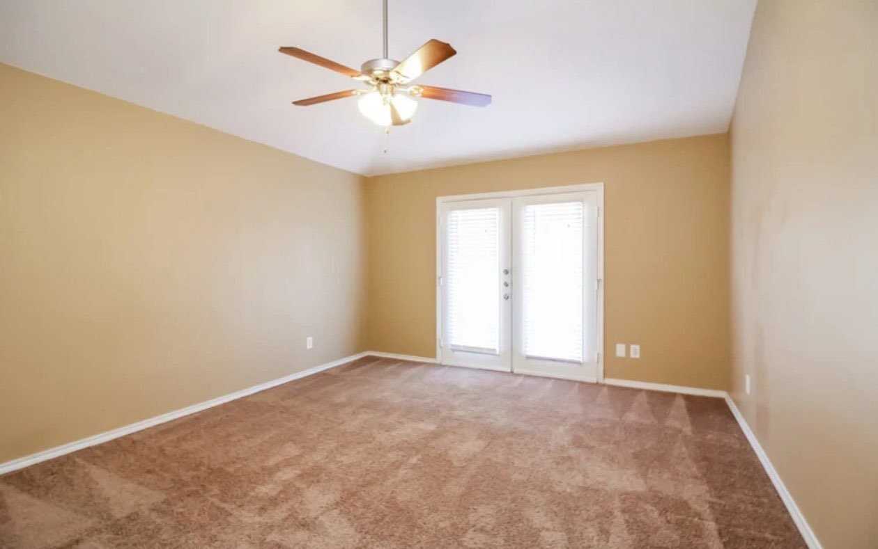 1121 Rosemary Dr #1 - Photo 4 of 18