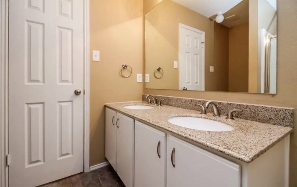 1121 Rosemary Dr #1 - Photo 5 of 18