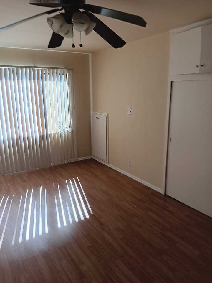 918 W Huntington Dr #M - Photo 2 of 5