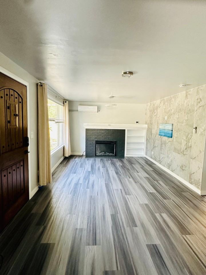 12350 11th Ave Ne - Photo 4 of 16