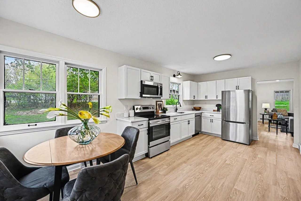 87 Juniper St - Photo 7 of 14
