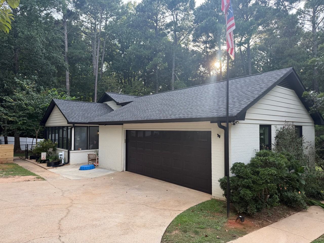 1120 Creek Bridge Dr - Photo 2 of 10