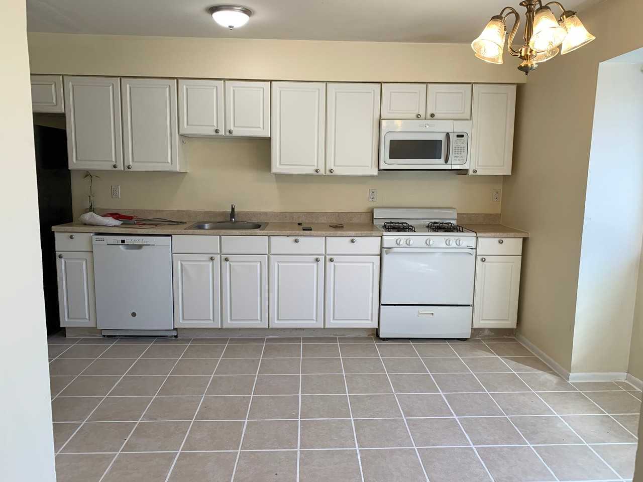 860 Robin Rd