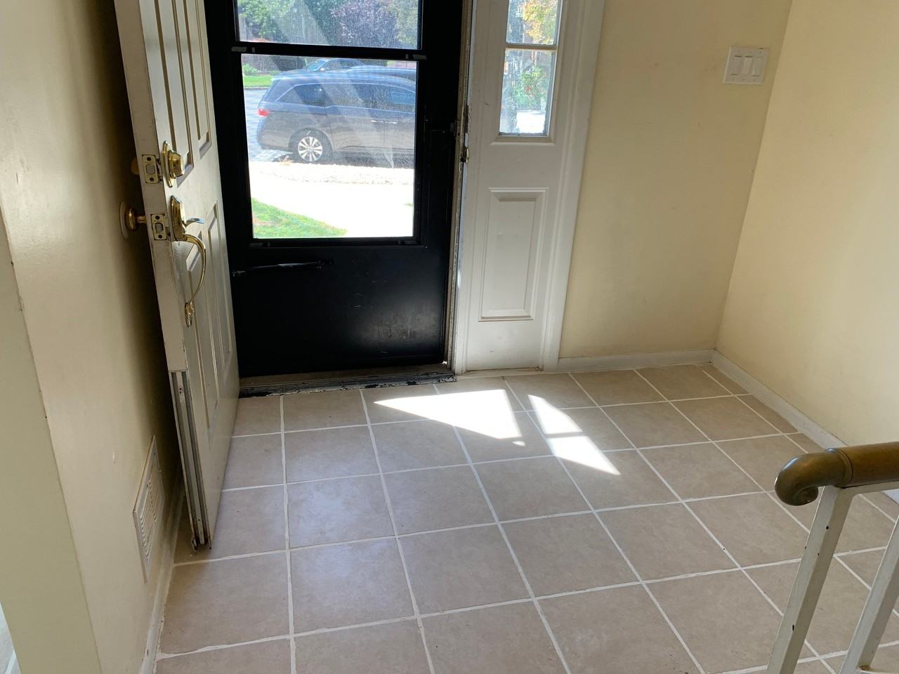 860 Robin Rd - Photo 3 of 13