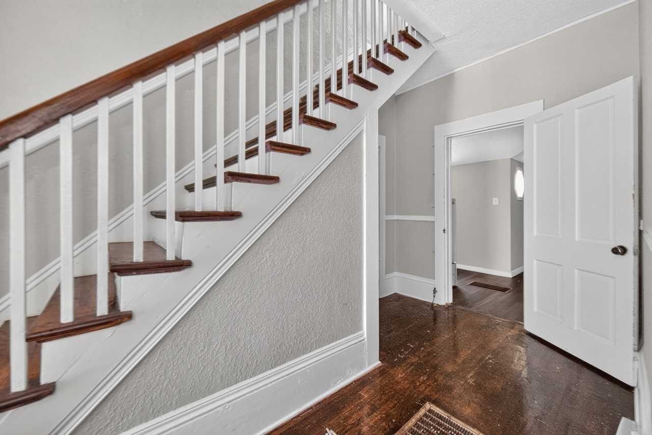306 Murray St - Photo 4 of 9