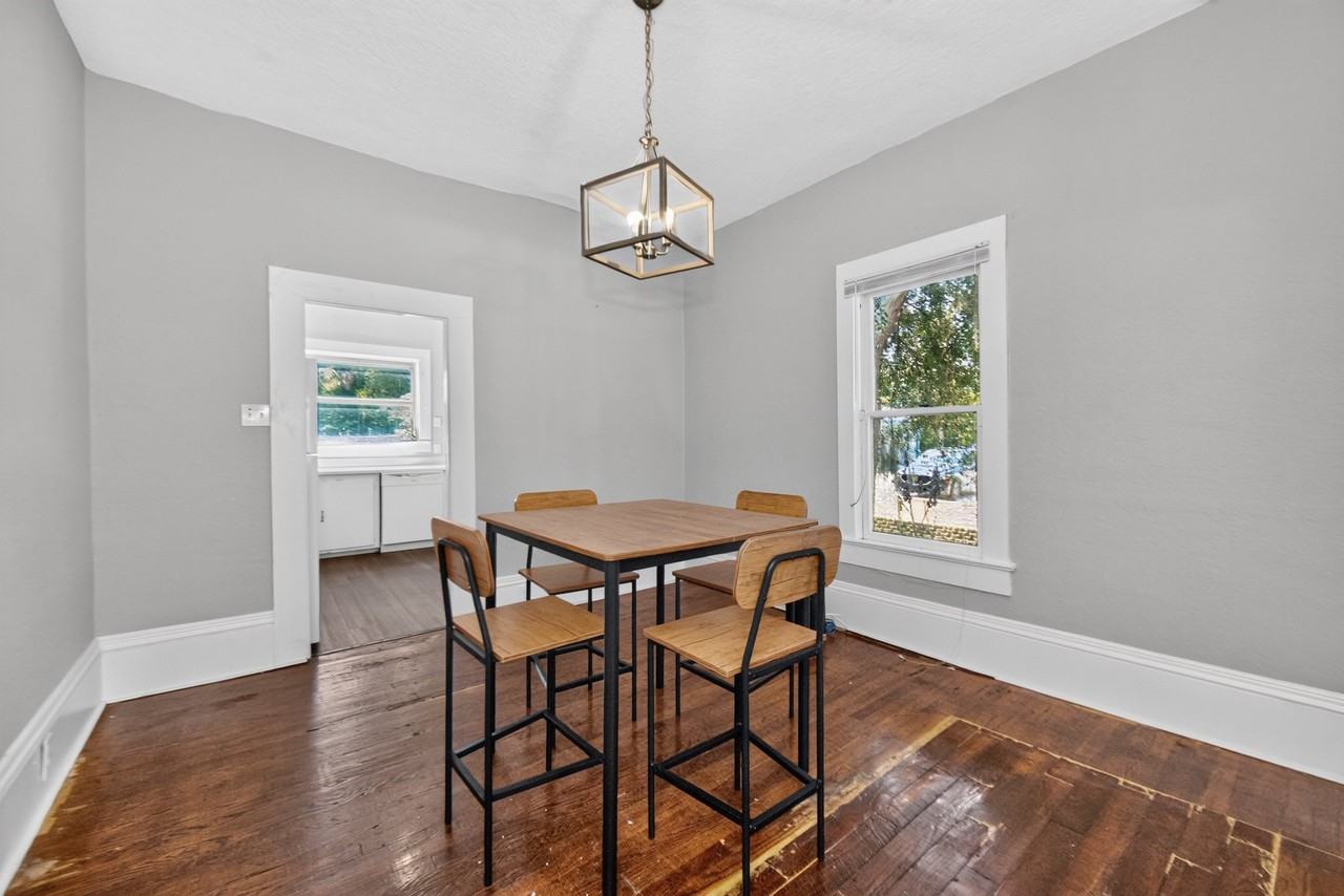 306 Murray St - Photo 7 of 9