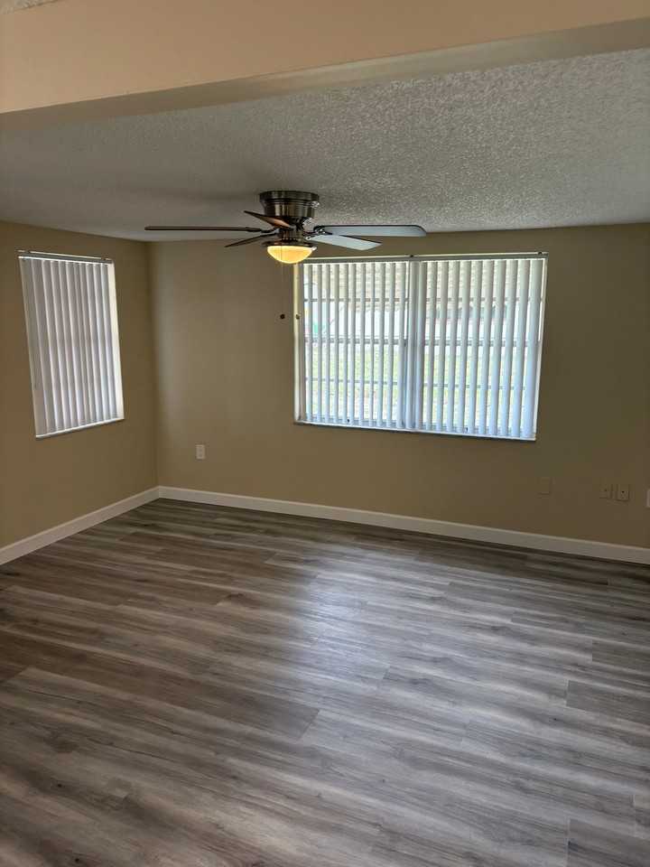 4630 Croton Dr - Photo 3 of 7