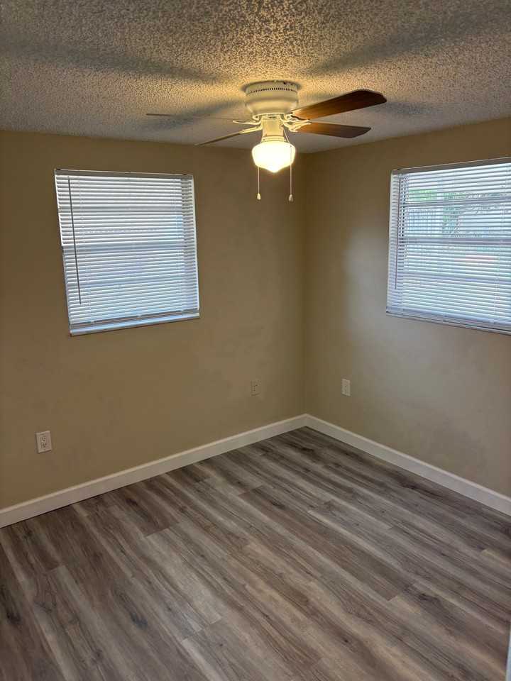 4630 Croton Dr - Photo 5 of 7