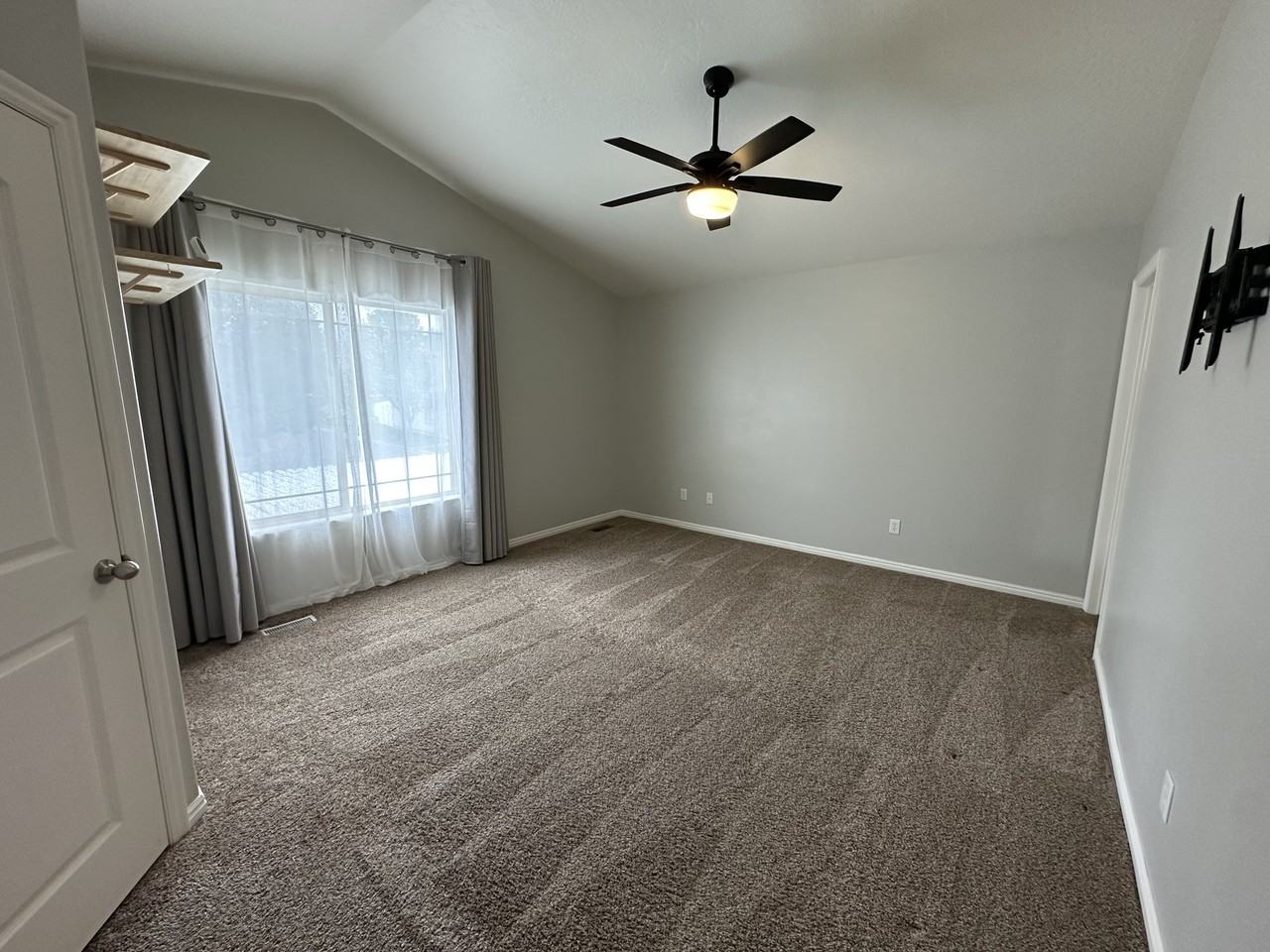 775 N Blackhorse Dr - Photo 7 of 18