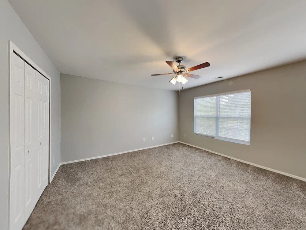 2546 Buckleigh Dr - Photo 2 of 10