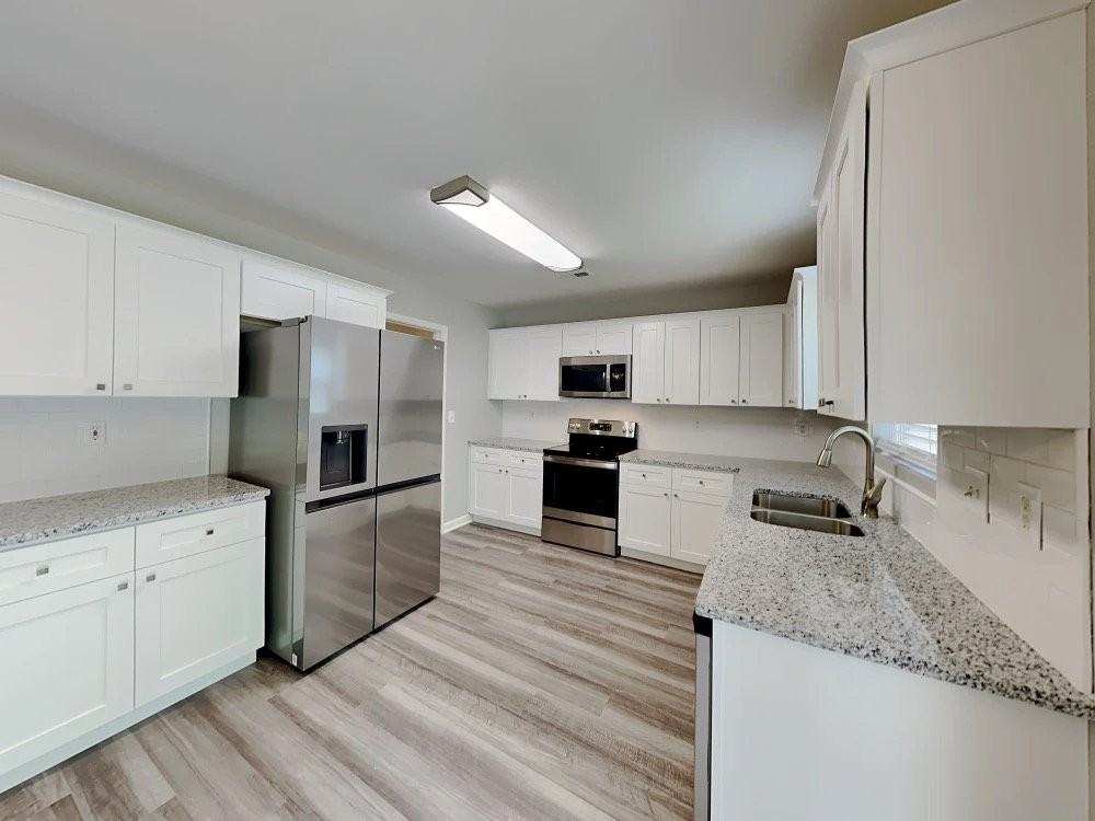 2546 Buckleigh Dr - Photo 3 of 10
