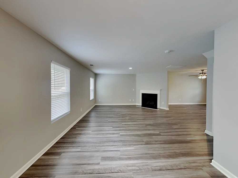 2546 Buckleigh Dr - Photo 4 of 10