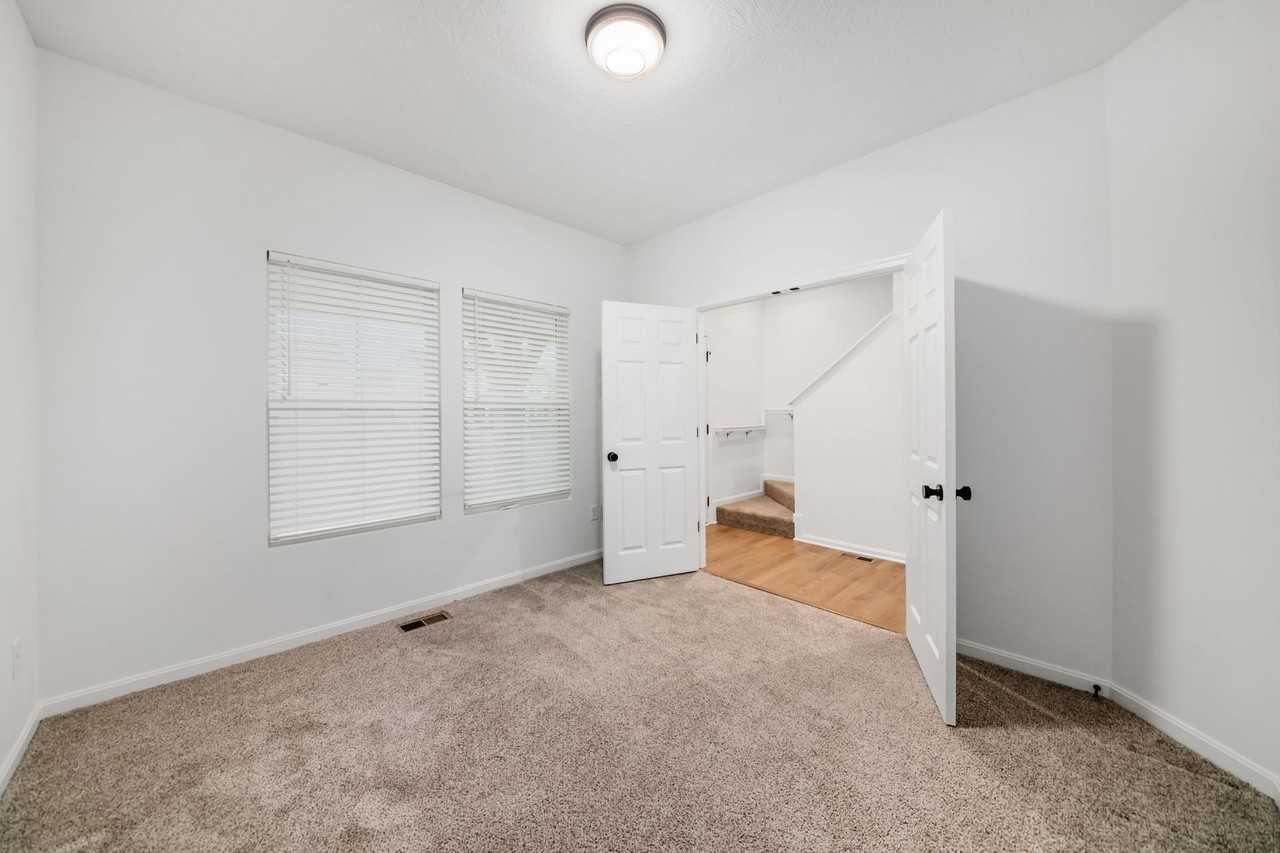 1000 Honeycomb Ln - Photo 7 of 46