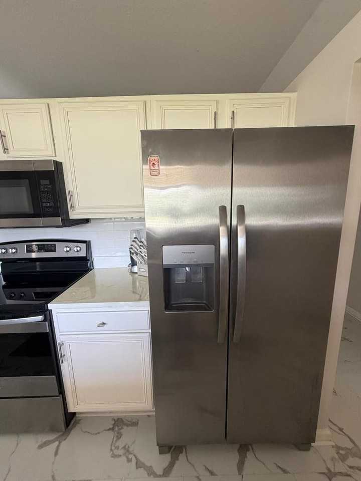 107 Half Moon Cir - Photo 4 of 9