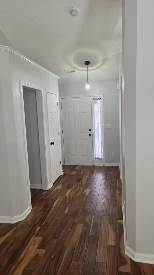 670 Riverside Walk Xing #NA - Photo 3 of 17