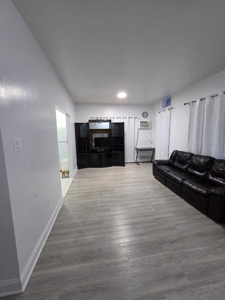 14108 45th Ave #1st - Photo 3 of 9