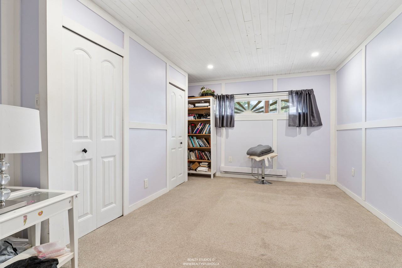 11394 86A Avenue - Photo 4 of 12