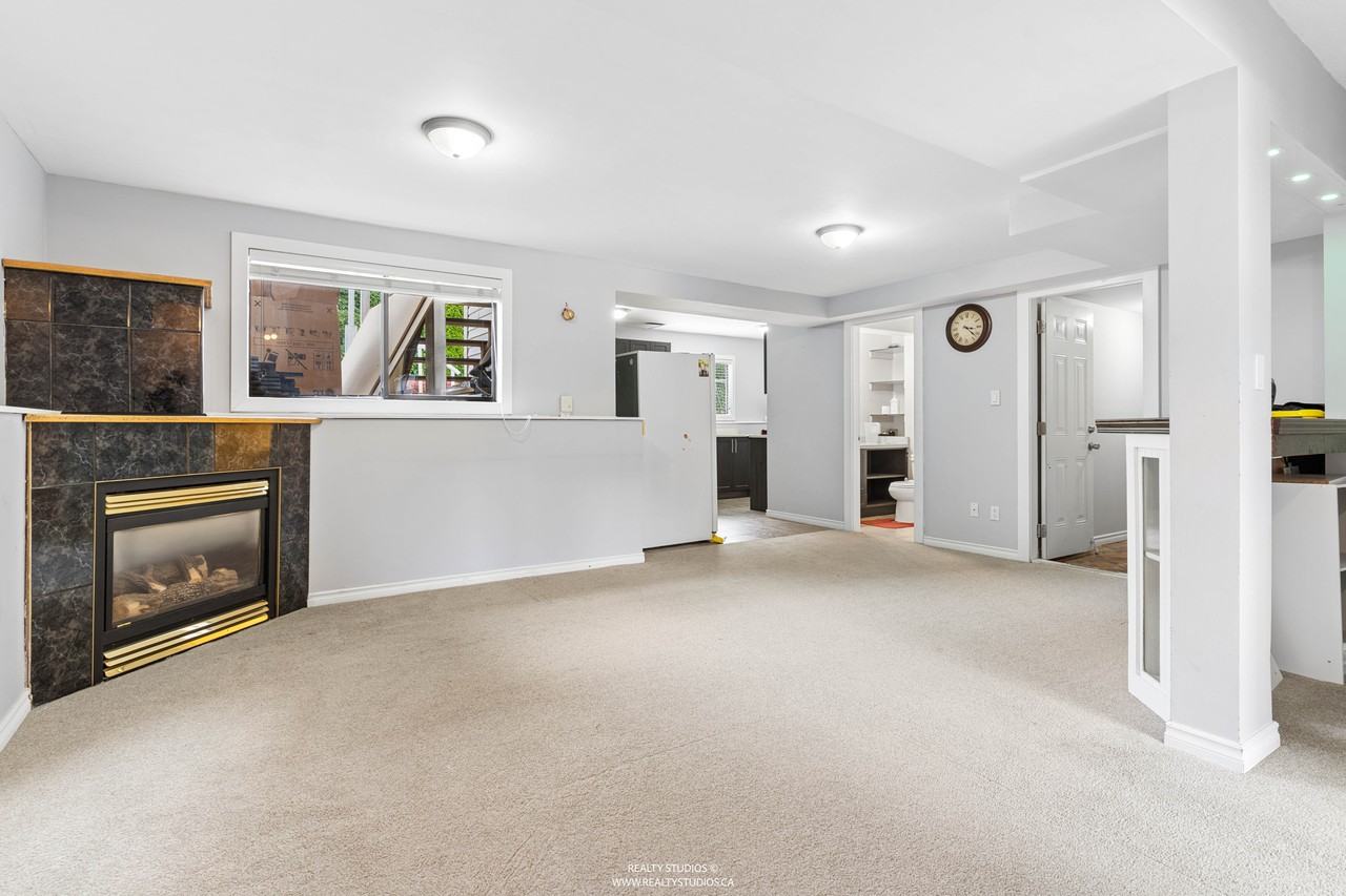 11394 86A Avenue - Photo 7 of 12
