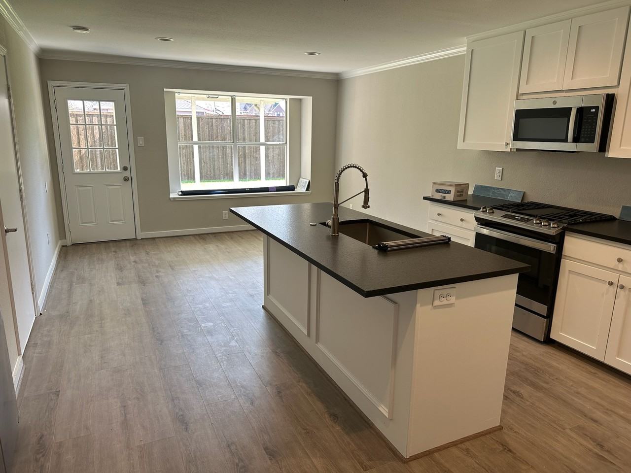 1302 Plateau Dr #NA - Photo 3 of 18