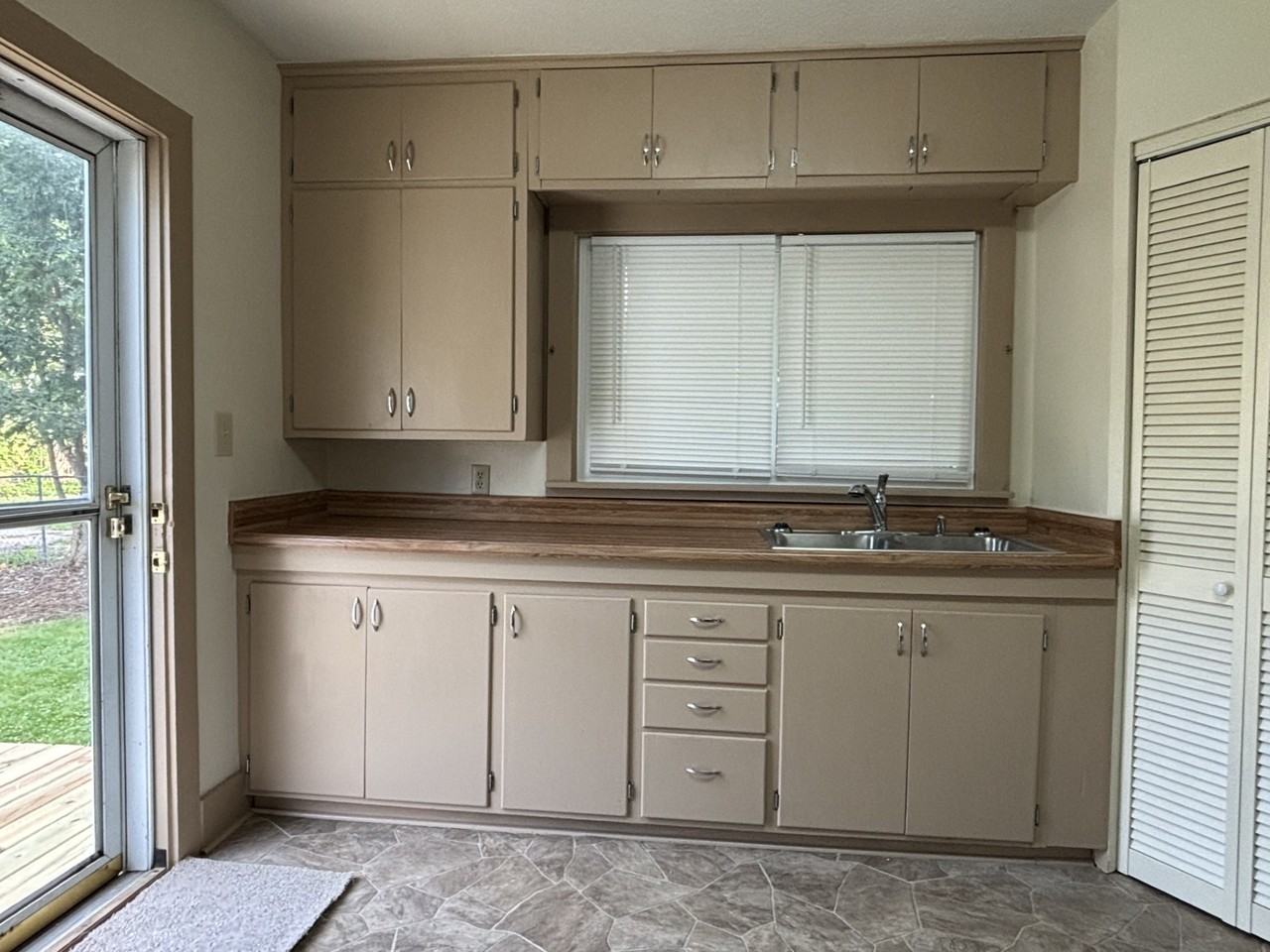 2415 36th St #NA - Photo 6 of 11