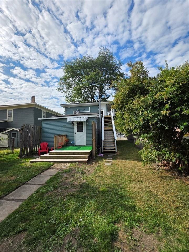 311 Woodview Ave #201 - Photo 3 of 23