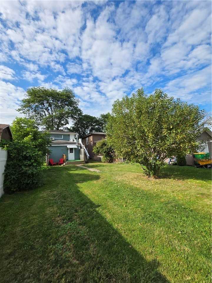 311 Woodview Ave #201 - Photo 4 of 23