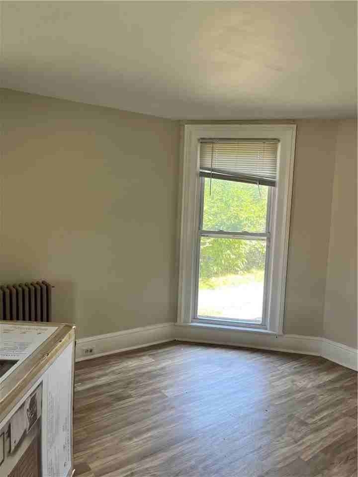 411 W 1st St - Photo 2 of 5