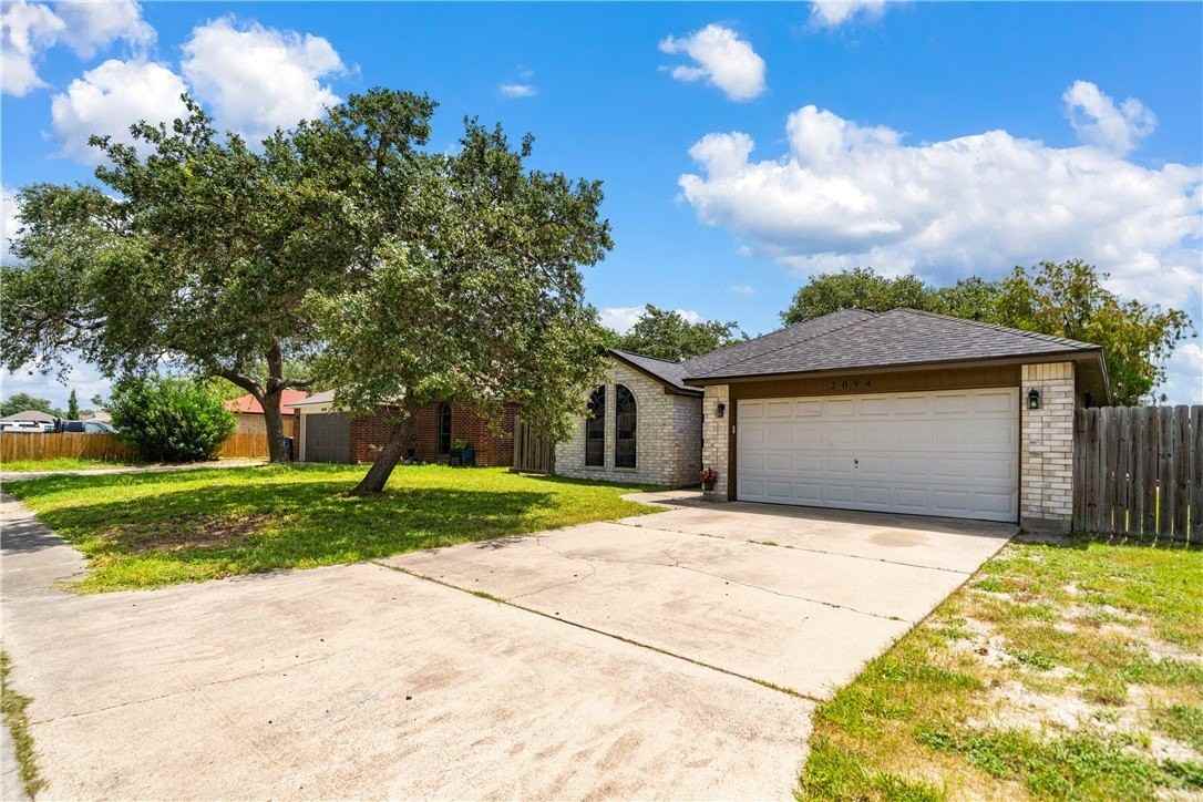 2094 Ridgewood Cir - Photo 2 of 24