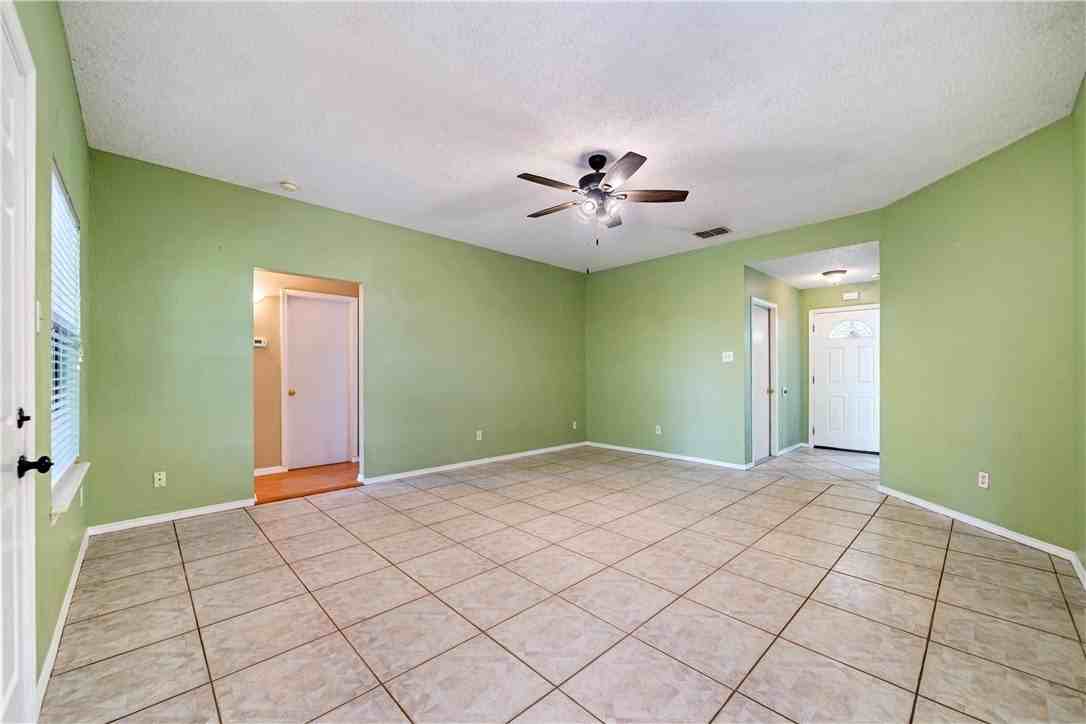 2094 Ridgewood Cir - Photo 5 of 24