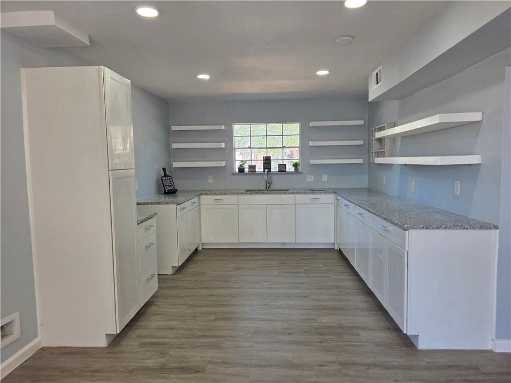 932 Waterview St - Photo 4 of 19