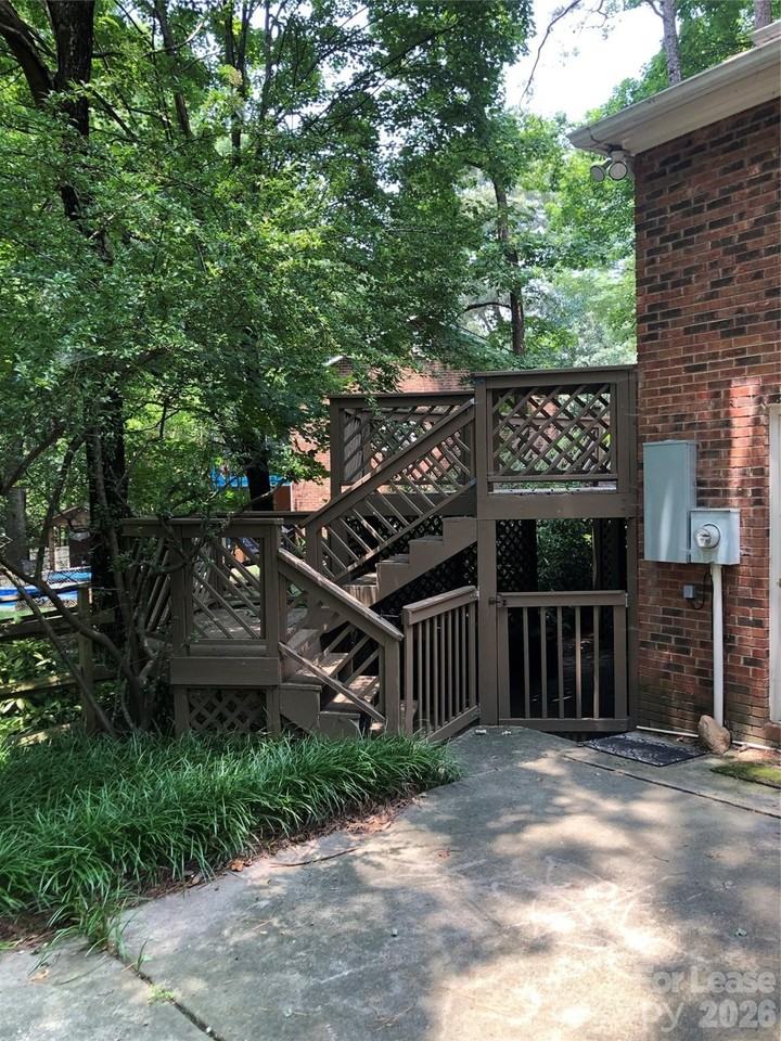 823 Tadlock Pl - Photo 4 of 35