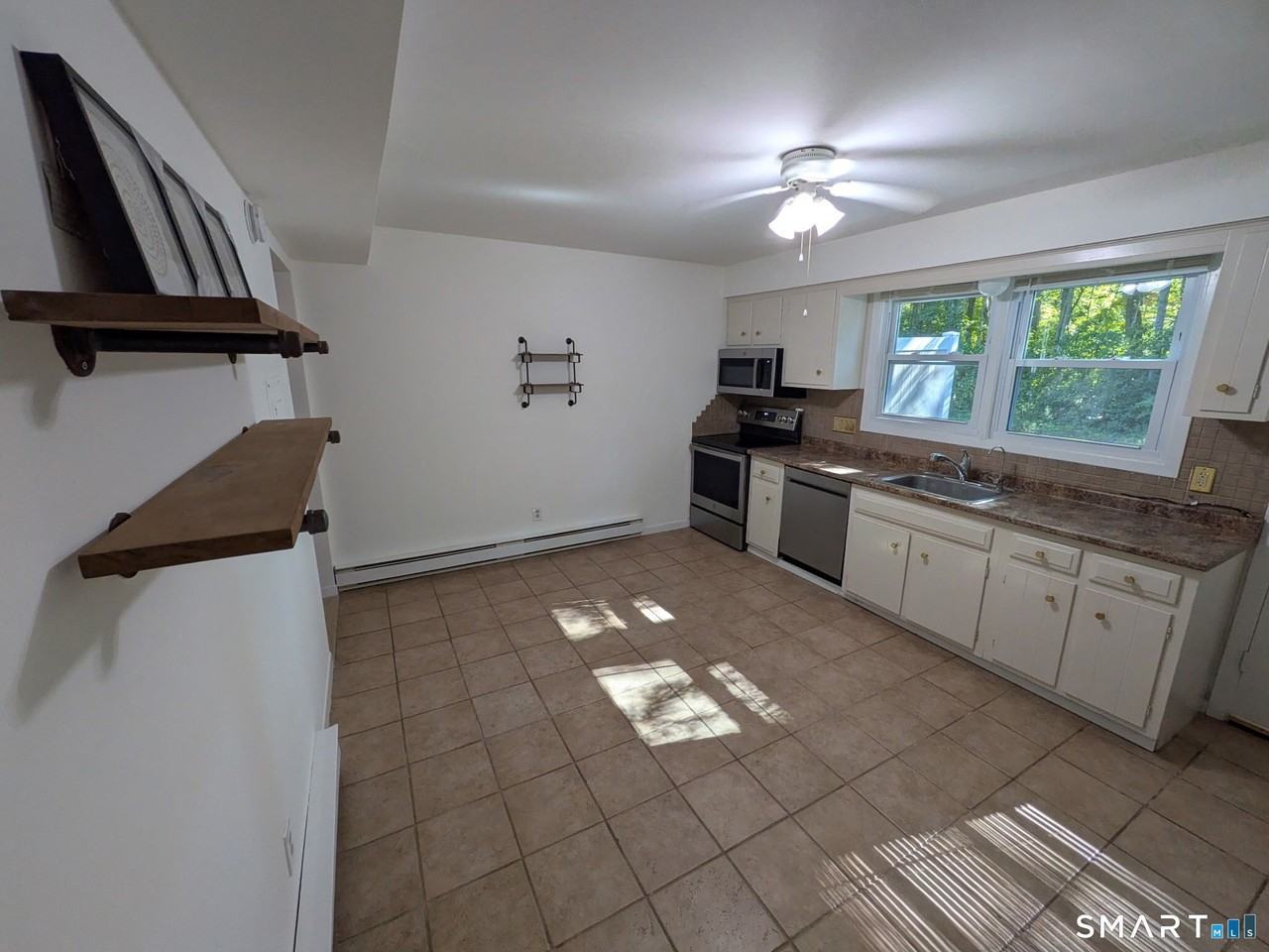 61 Dover Ct #B - Photo 7 of 30