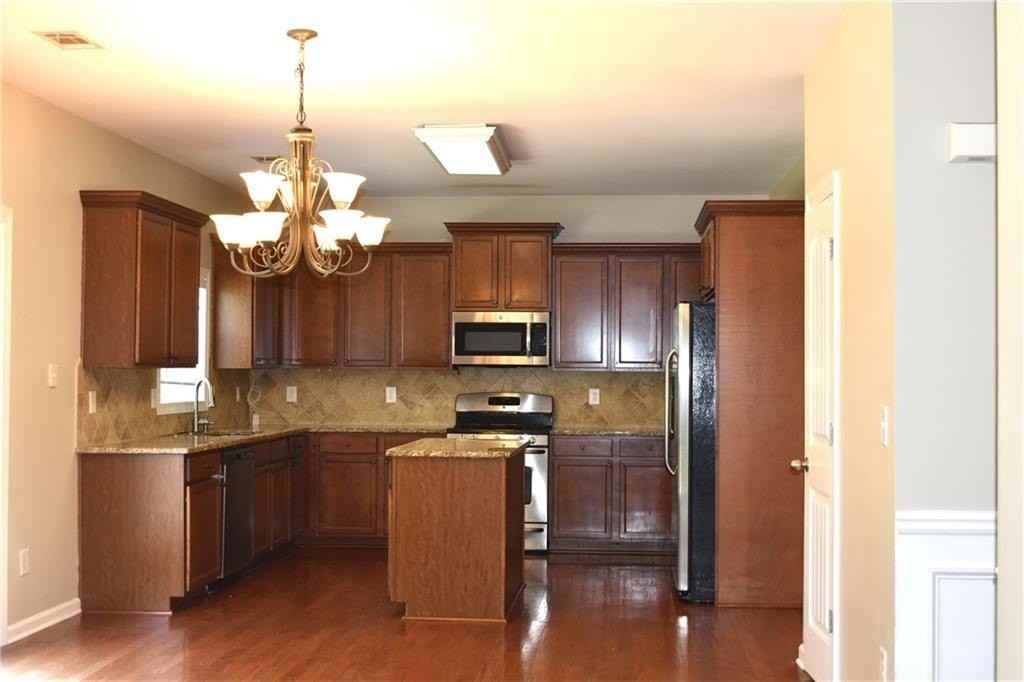 3327 Edenridge Ct - Photo 5 of 19