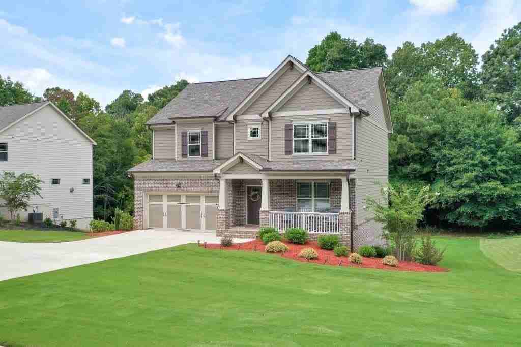 4688 Cantrell Rd - Photo 3 of 39