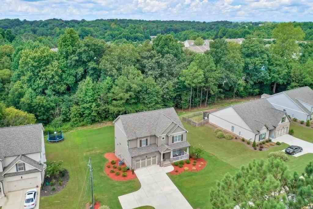 4688 Cantrell Rd - Photo 7 of 39
