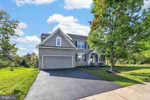 featured image of 1045 Fallbrook Ln