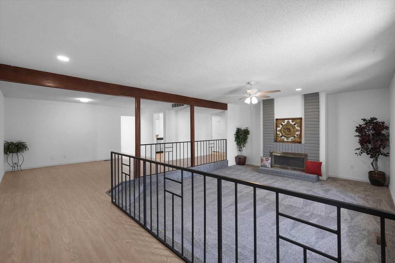 10313 Karen Ave Ne - Photo 6 of 44