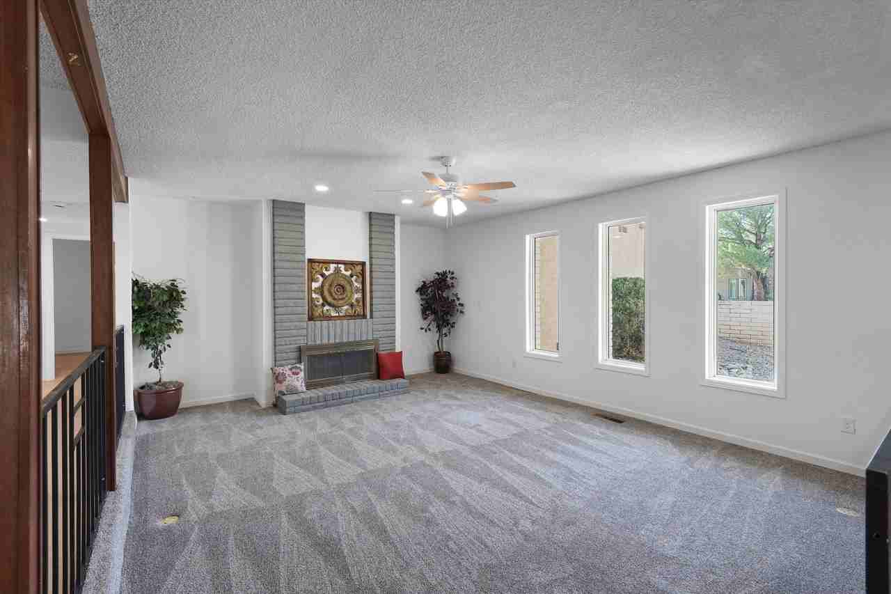 10313 Karen Ave Ne - Photo 7 of 44