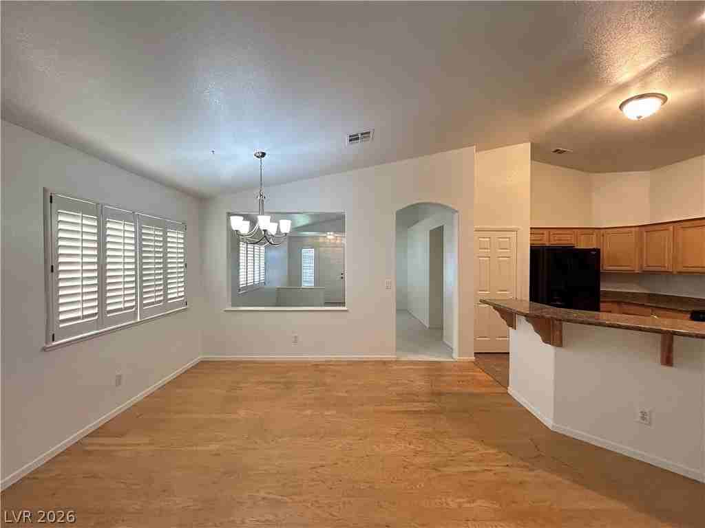 645 Beresford Ave - Photo 4 of 23