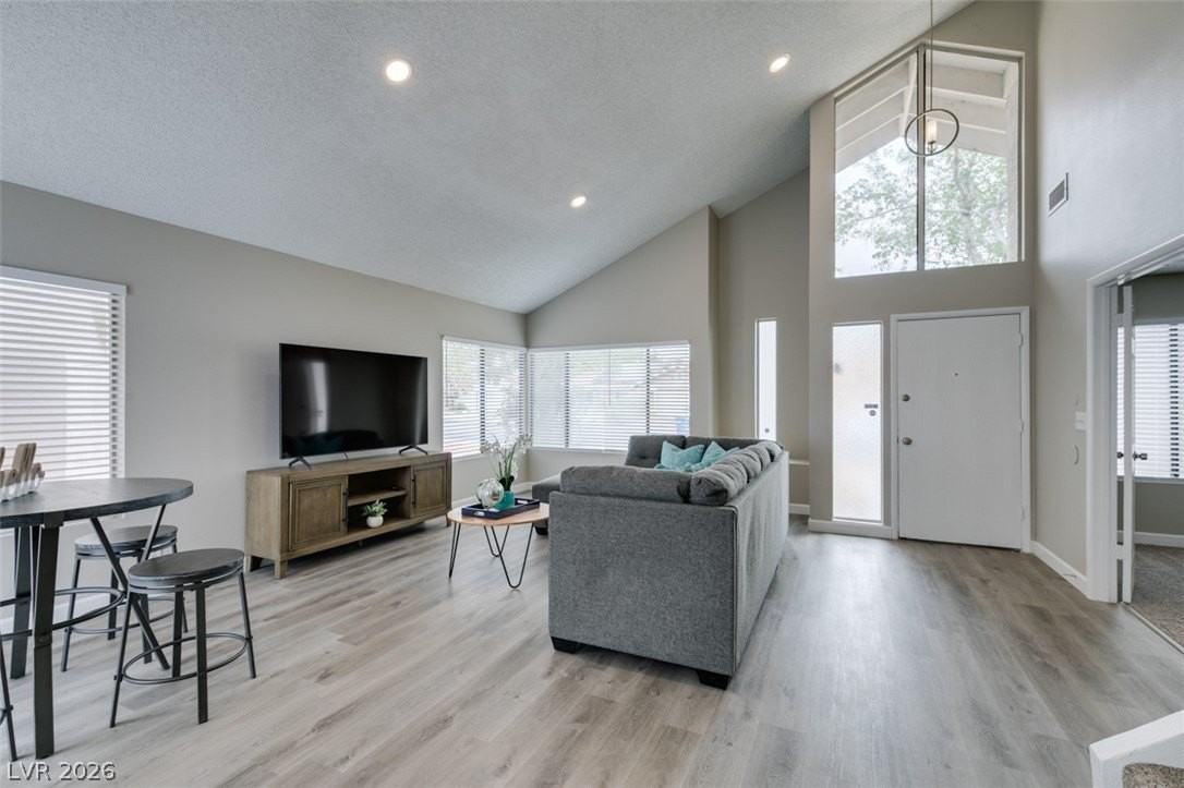 6585 Minton Ct - Photo 6 of 39