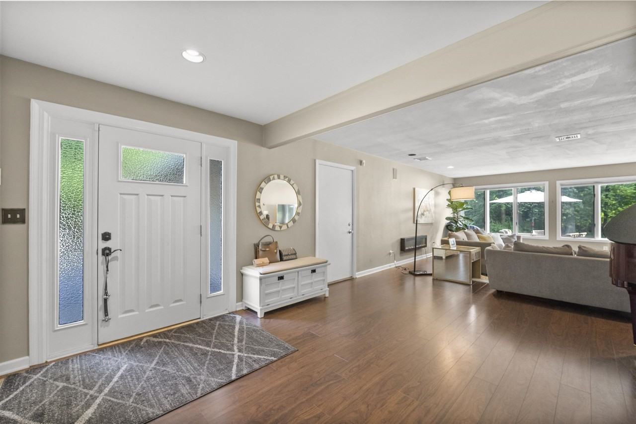 926 Norgate Dr - Photo 2 of 44