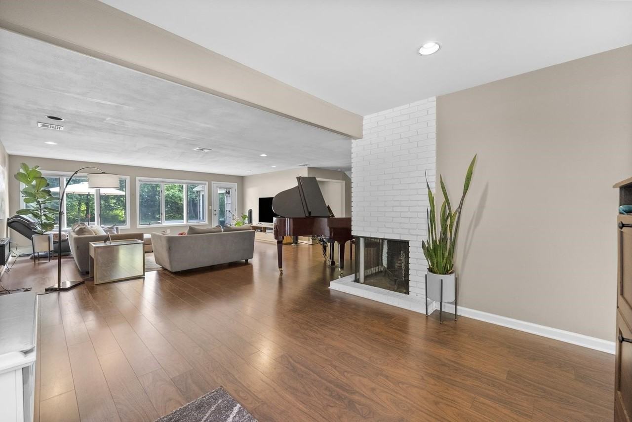 926 Norgate Dr - Photo 5 of 44