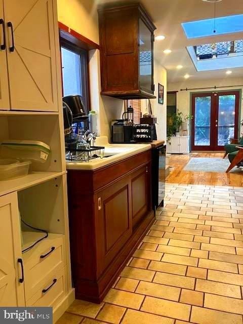 524 S Bond St - Photo 5 of 50