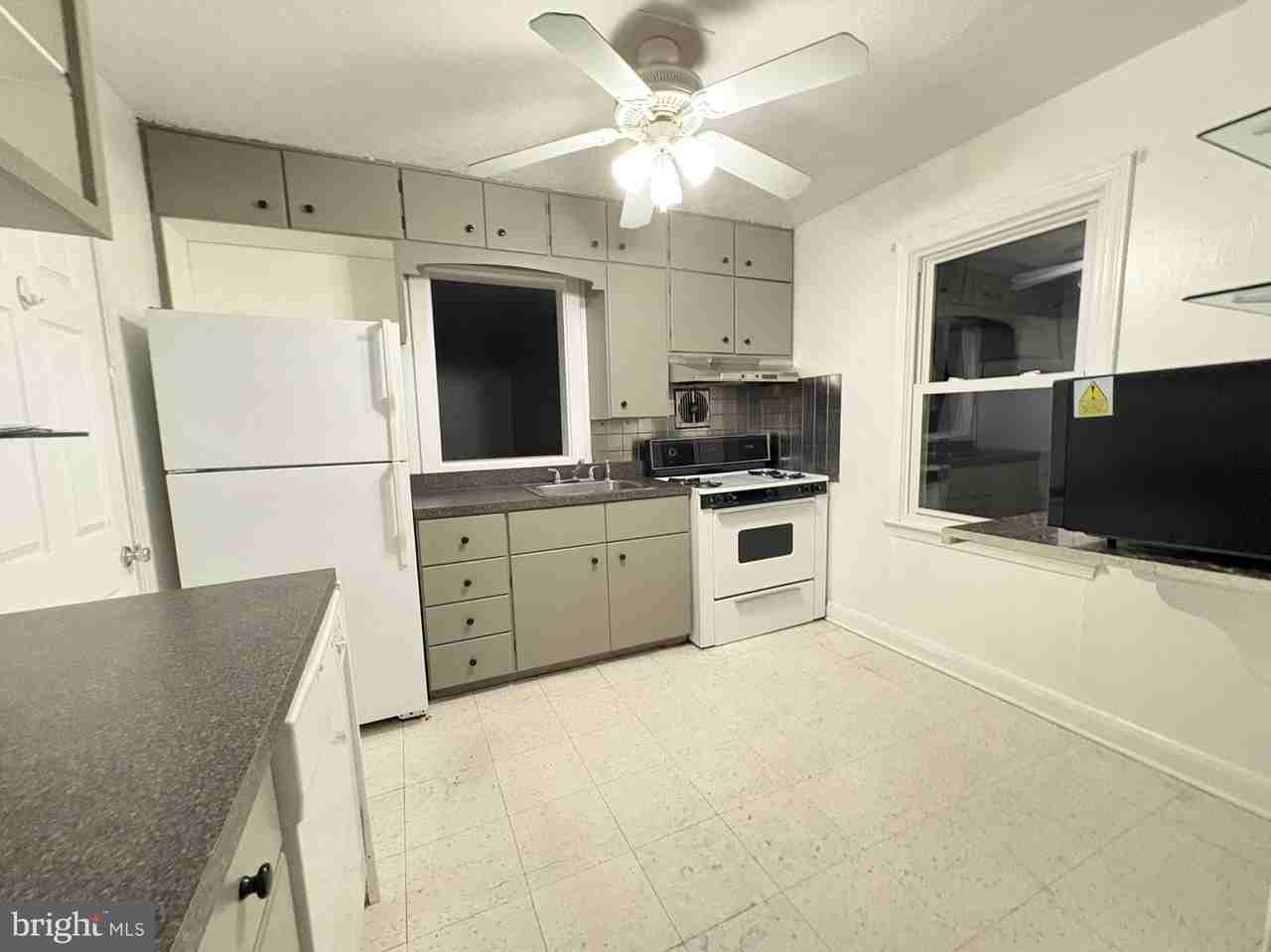 27 Kingsley Rd - Photo 5 of 21