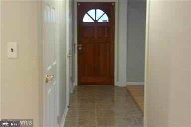 1432 S Greenbrier St - Photo 2 of 25